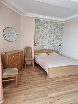 Гостиница У ЛукаМорье Алушта Двухместный номер с 1 кроватью и видом на горы-8